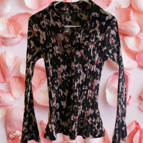 Apt. 9 small long sleeve brown and pink floral accordion polyester blend stretch - Picture 1 of 1